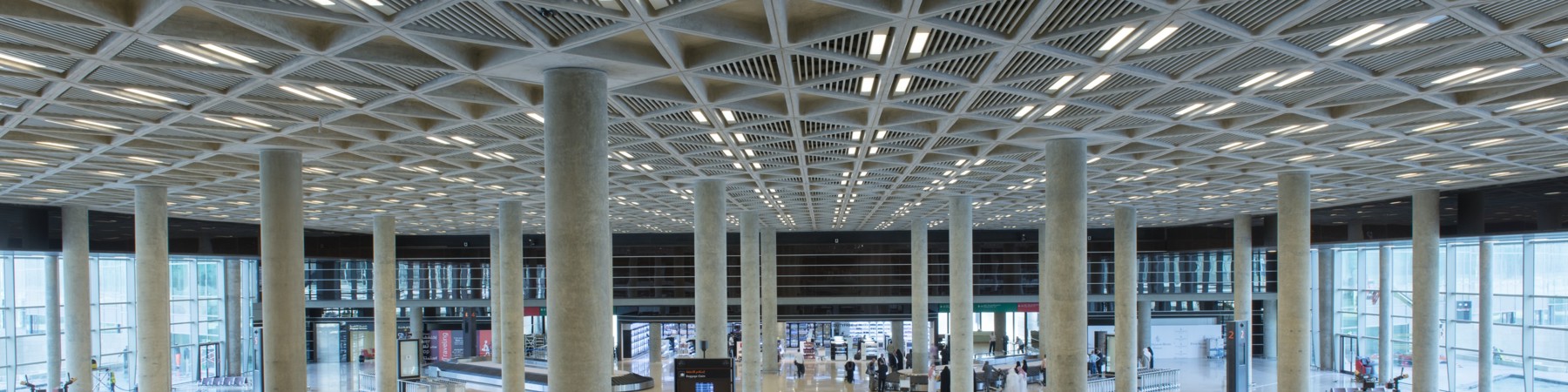 qua-tra-700-001 © Nigel Young Foster + Partners.jpg (1)