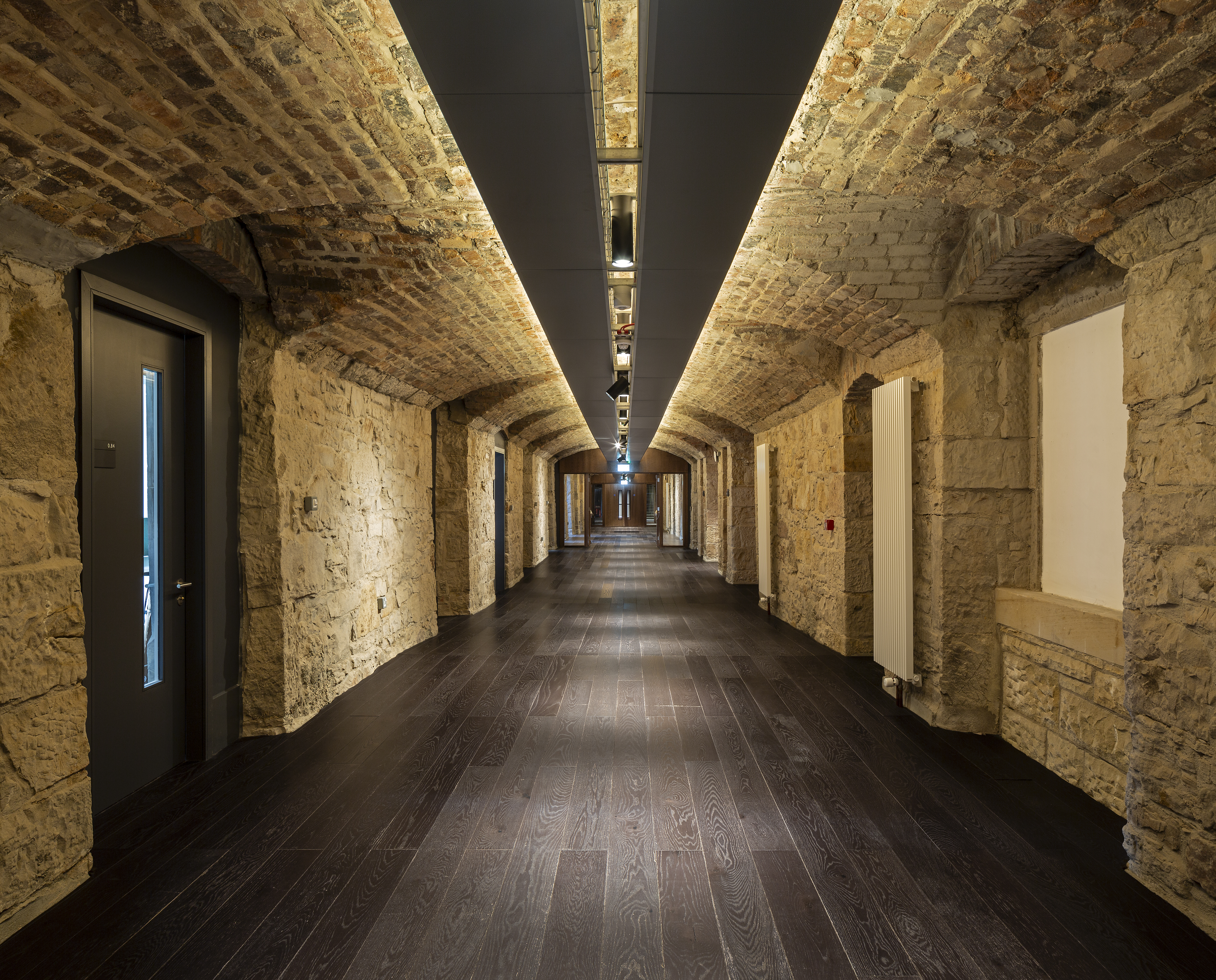 Futures SAS600 Education Large (4)