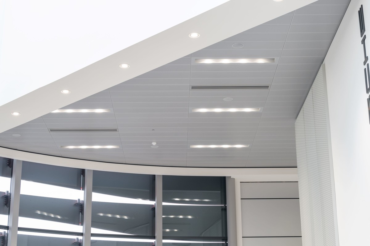 Porshe SAS120 Ret Medium (2)