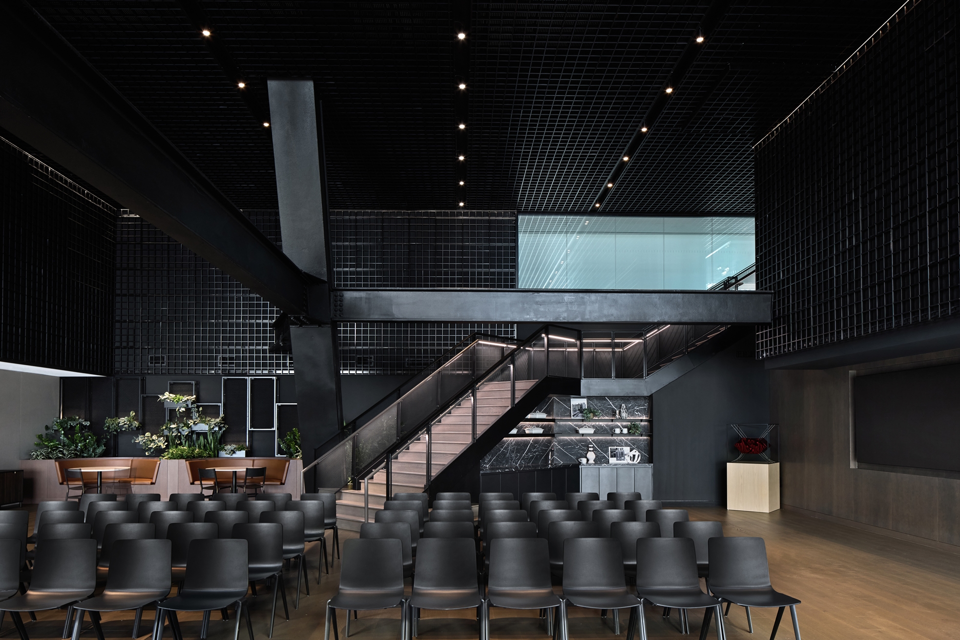 HSBC 2 464 1966X1311